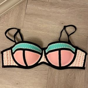 Triangl bikini top